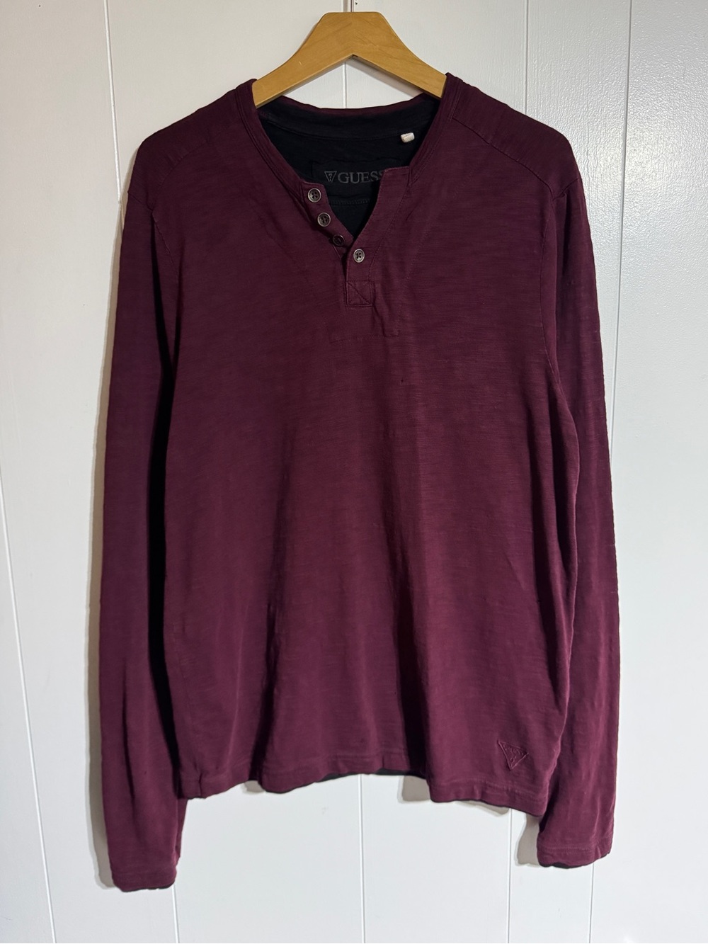 Guess Dark Red Henley Shirt Mens Large Two Tone Affliction Style Y2K Henley Tee